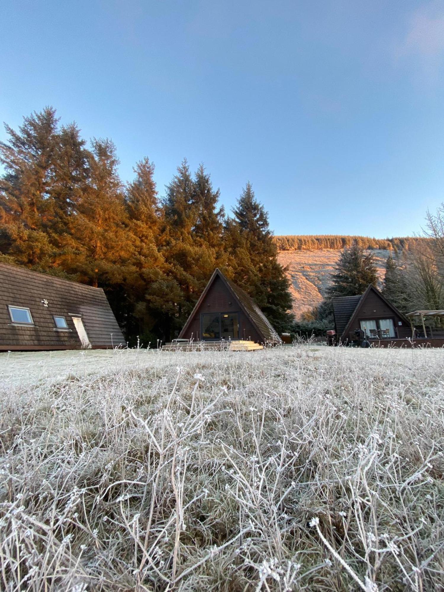 The Triangle Lodge Invergarry Exterior photo